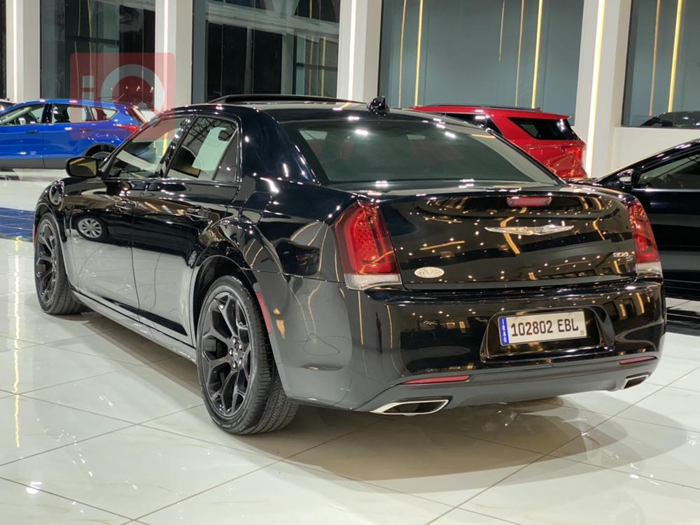 کرایسلەر 300